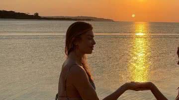 Em momento raro, Grazi Massafera curte dia de praia com a herdeira, Sofia, e encanta seguidores - Instagram