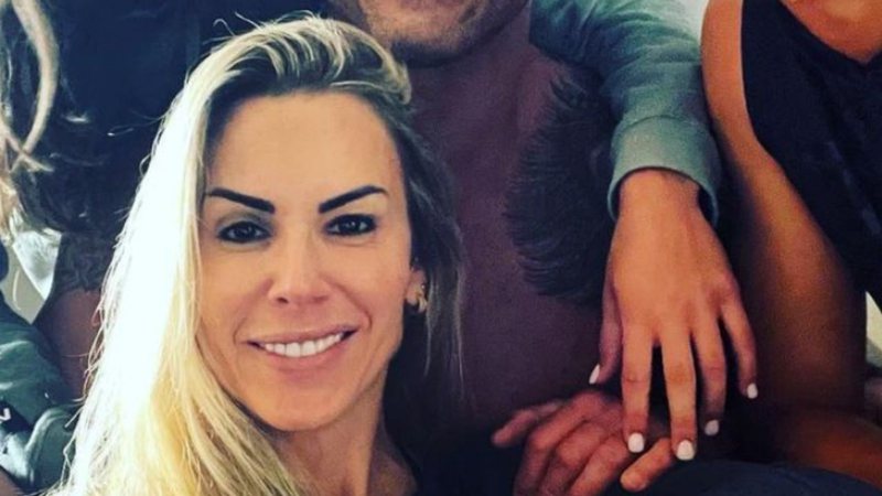 Joana Prado publica foto raríssima com os três filhos e o marido, Vitor Belfort: "Não desistam" - Reprodução/Instagram