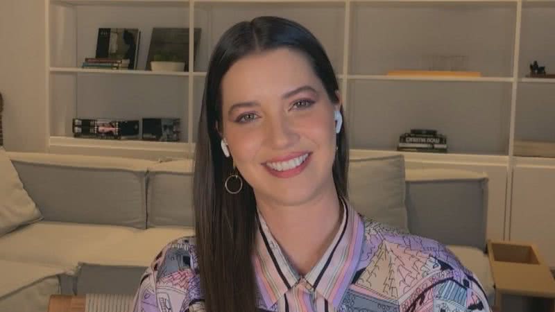 Contradizendo informações de que estaria arrasada com a situação, a atriz se mostrou entusiasmada com a decisão da emissora; veja - Reprodução/ TV Globo