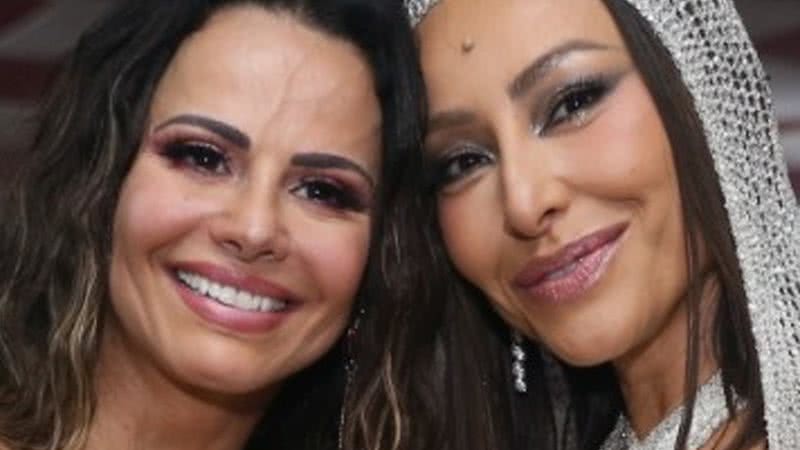 Viviane Araújo e Sabrina Sato se encontram e mostram samba no pé - AgNews/Anderson Borde