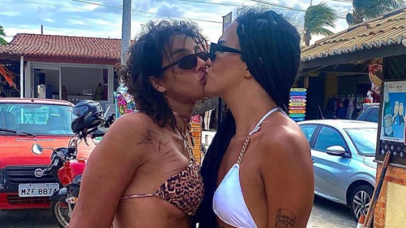 É namoro? Linn da Quebrada dá beijão e troca carinhos em foto ousada: "Gostosas" - Reprodução/ Instagram