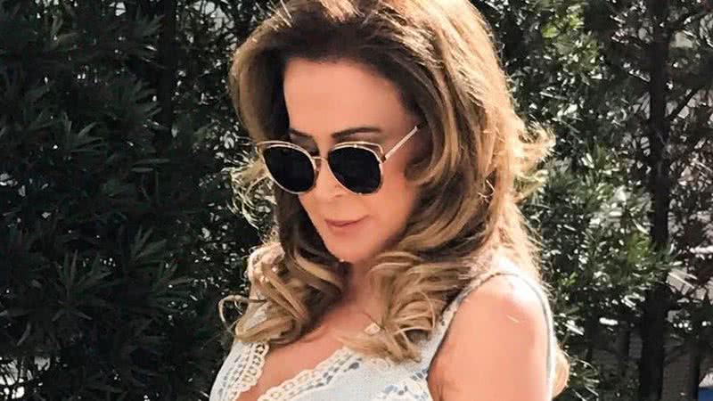 Zilu Camargo posa com vestido decotado colado ao corpo e fãs babam - Reprodução/Instagram