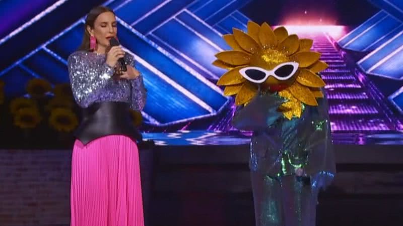 Girassol cai no choro no 'The Masked Singer' - Reprodução/TV Globo