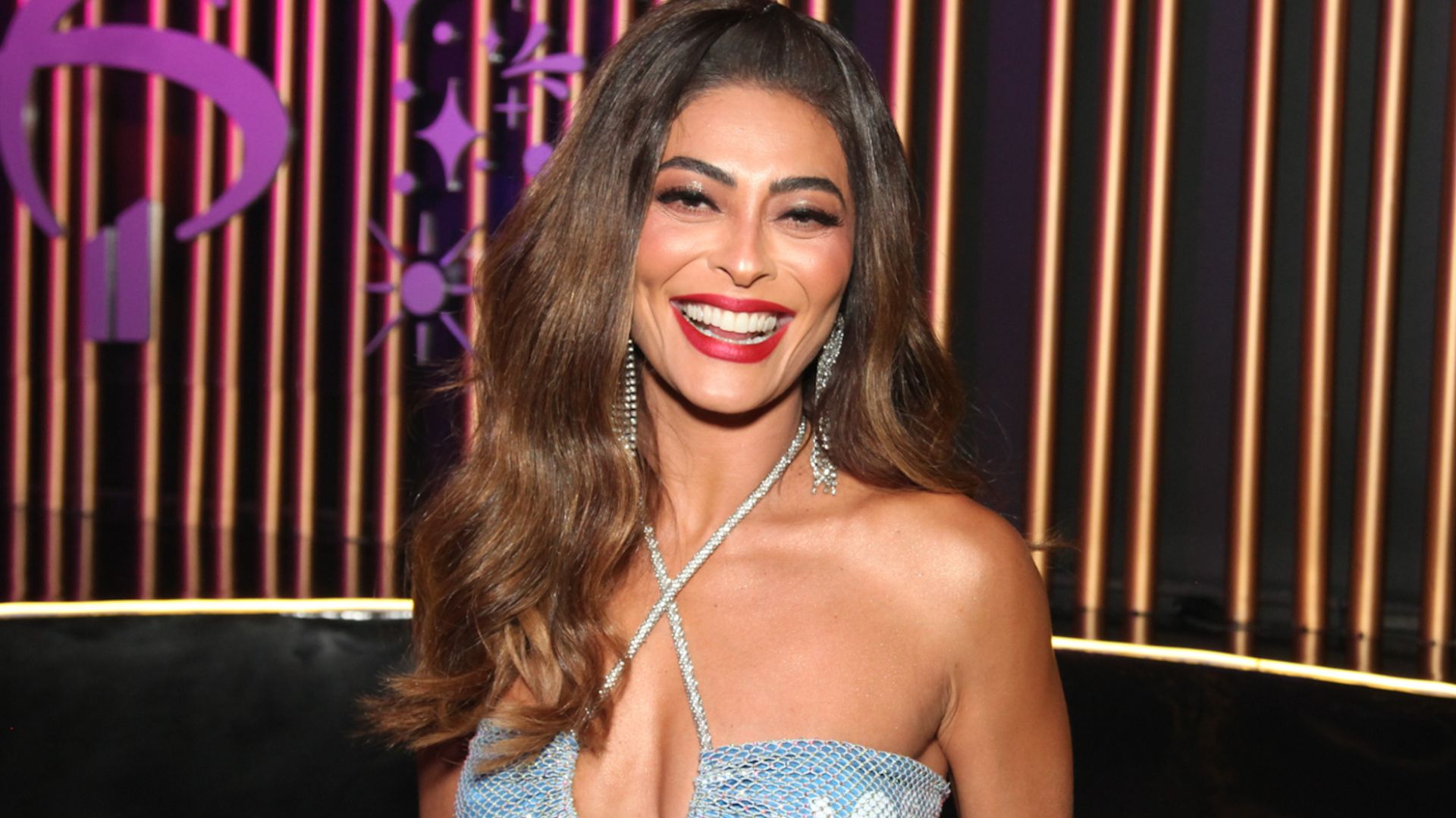 Juliana Paes surge com look totalmente transparente e marido dá bronca nos  fotógrafos: 