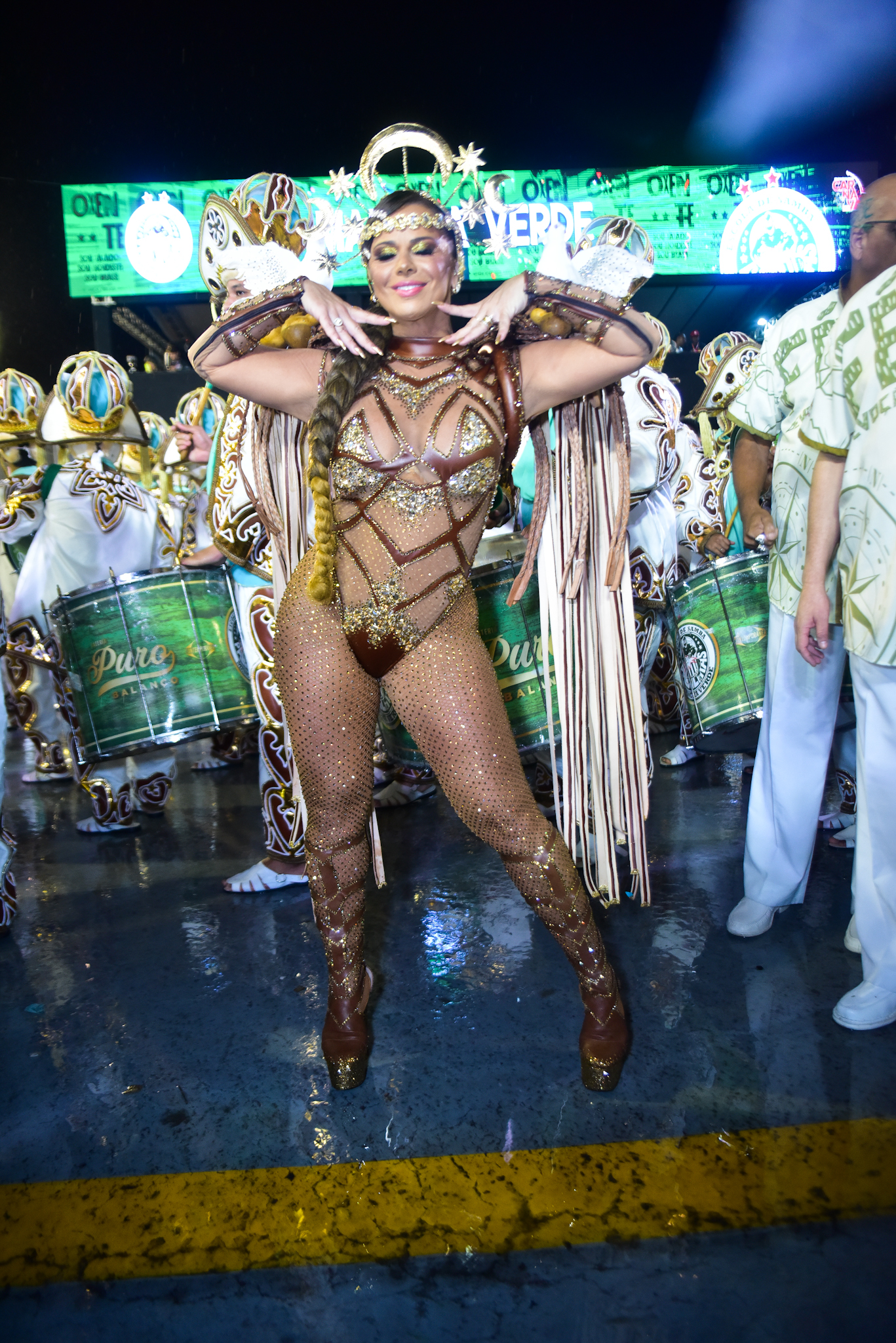 Viviane Araújo no desfile da Mancha Verde