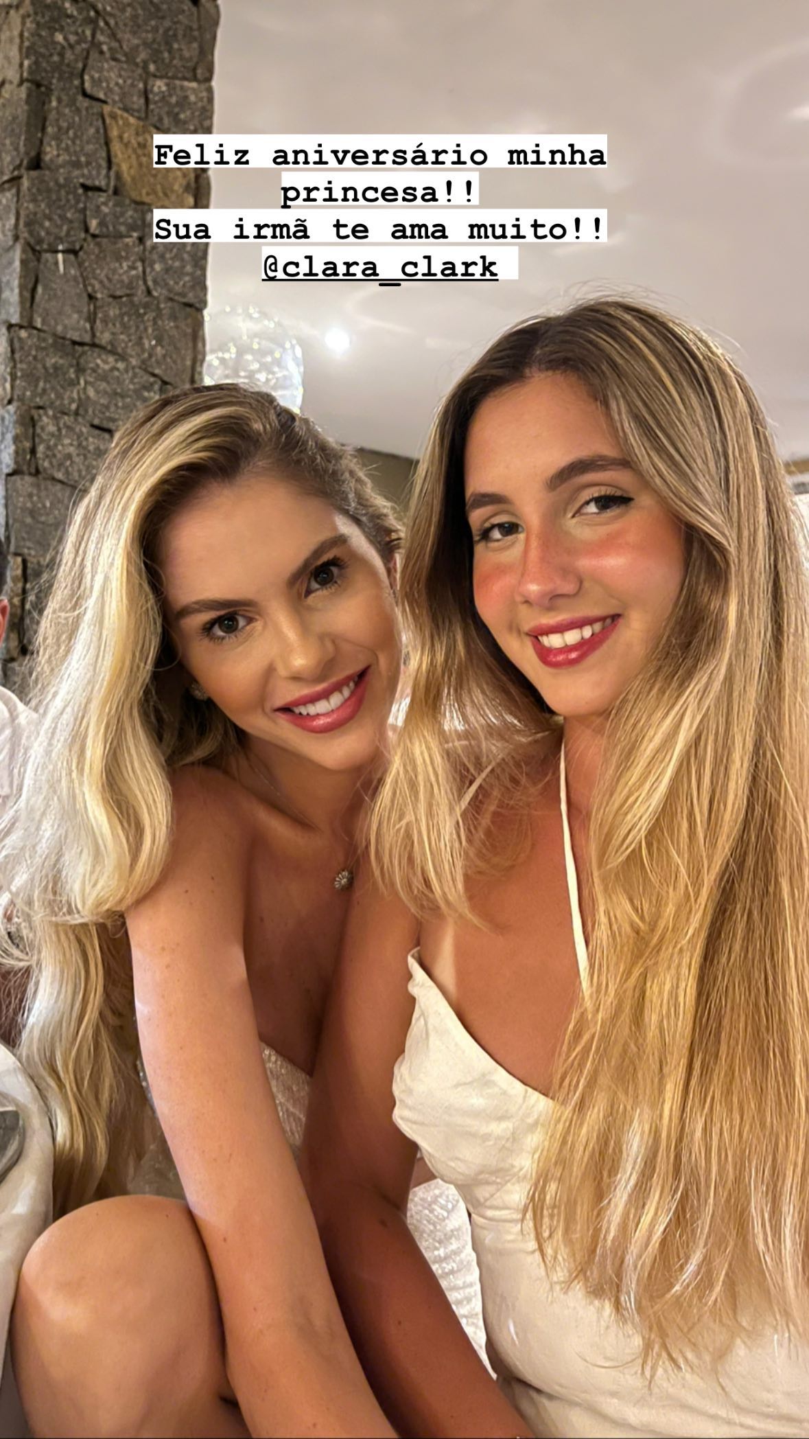 Bárbara Evans surge com a meia-irmã em clique raríssimo e se declara: 