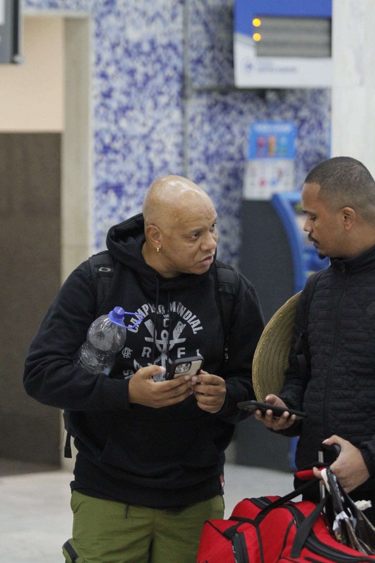 Anderson Leonardo é flagrado em aeroporto