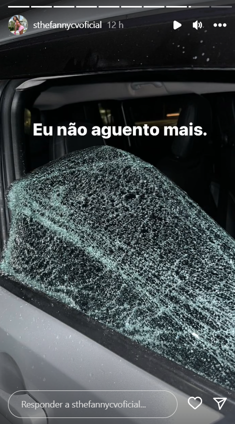 Influenciadora Sthefanny Carvalho tem janela do carro estraçalhada em tentativa de assalto: "Abalada"