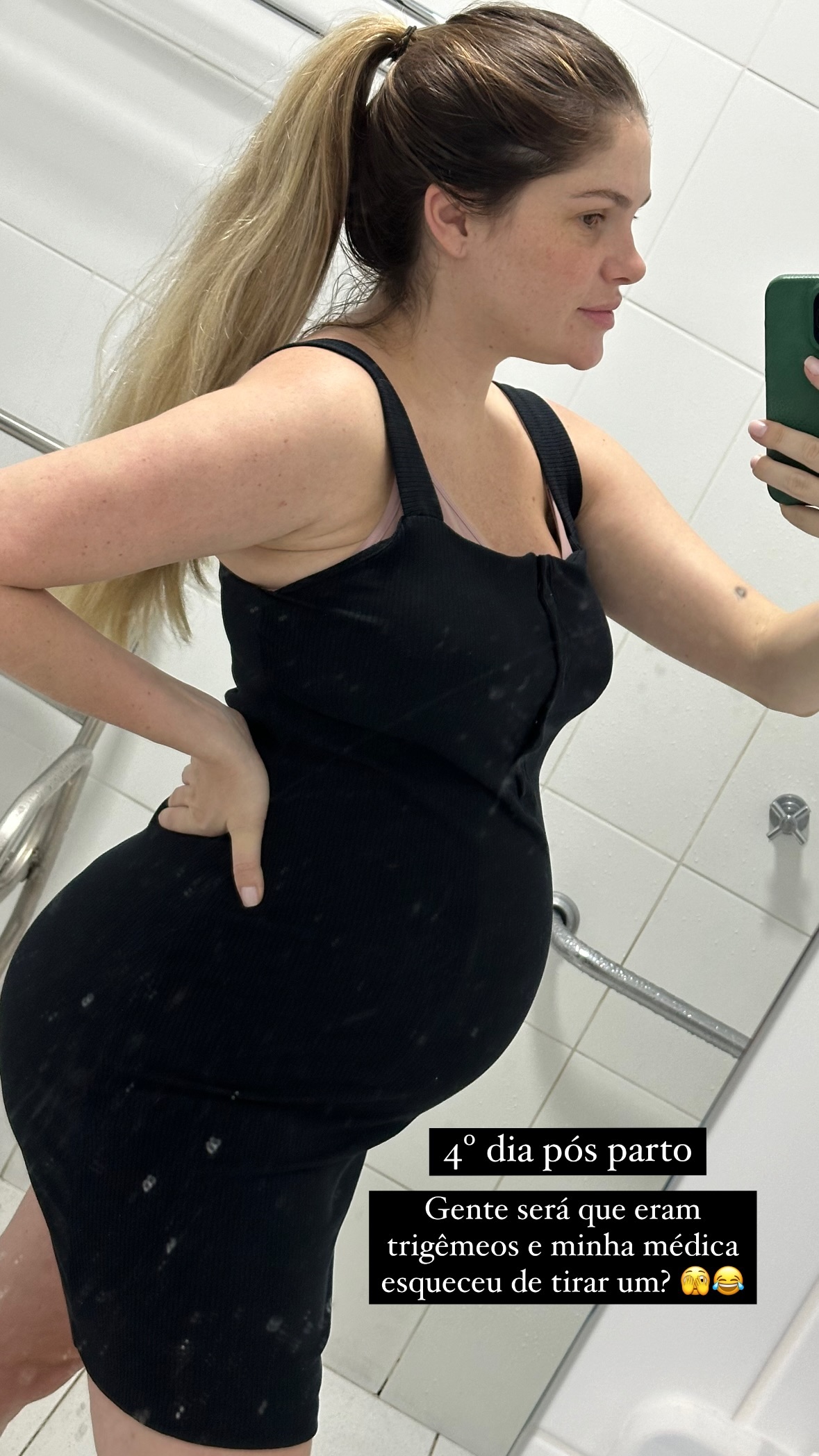 Bárbara Evans mostra barriga real após parto de gêmeos: "Esqueceram um..."