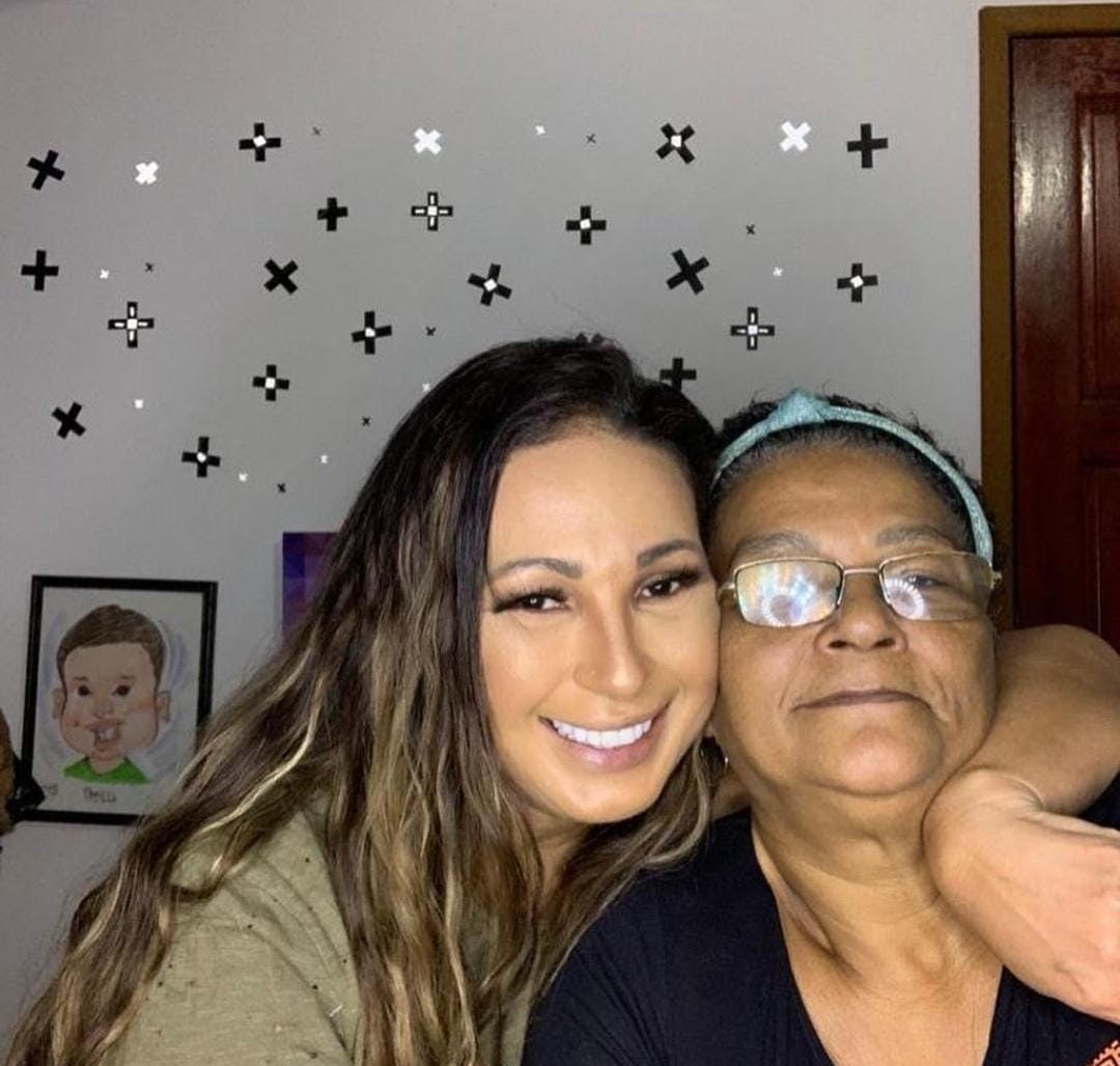 Famosas revelam a maior lição que receberem de suas mães sobre maternidade