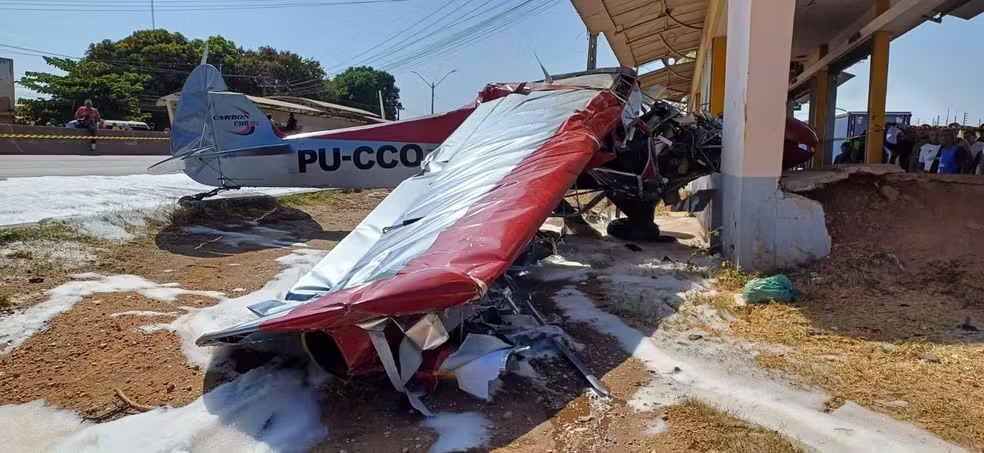 Avião de pequeno porte cai em Teresina 