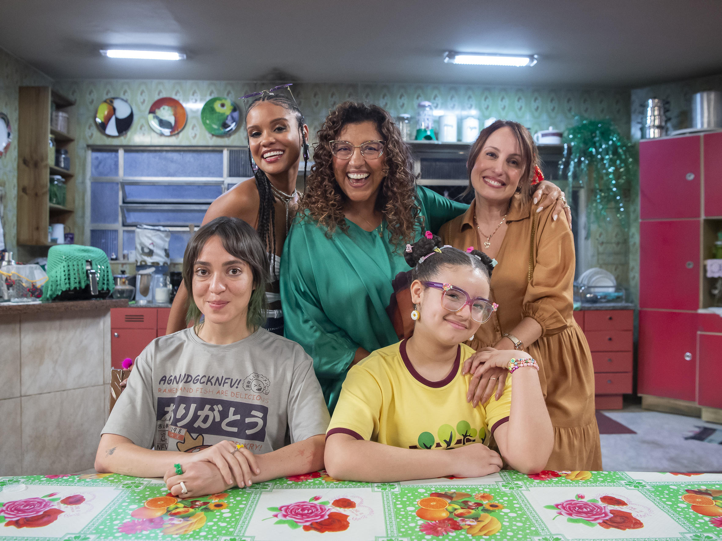 Ina (Heslaine Viiera), Mirinda (Regina Casé), Mari (Luana Martau), Nana (Valentina Bandeira) e Belinha (Heleninha Repertório) em 'Tô Nessa'