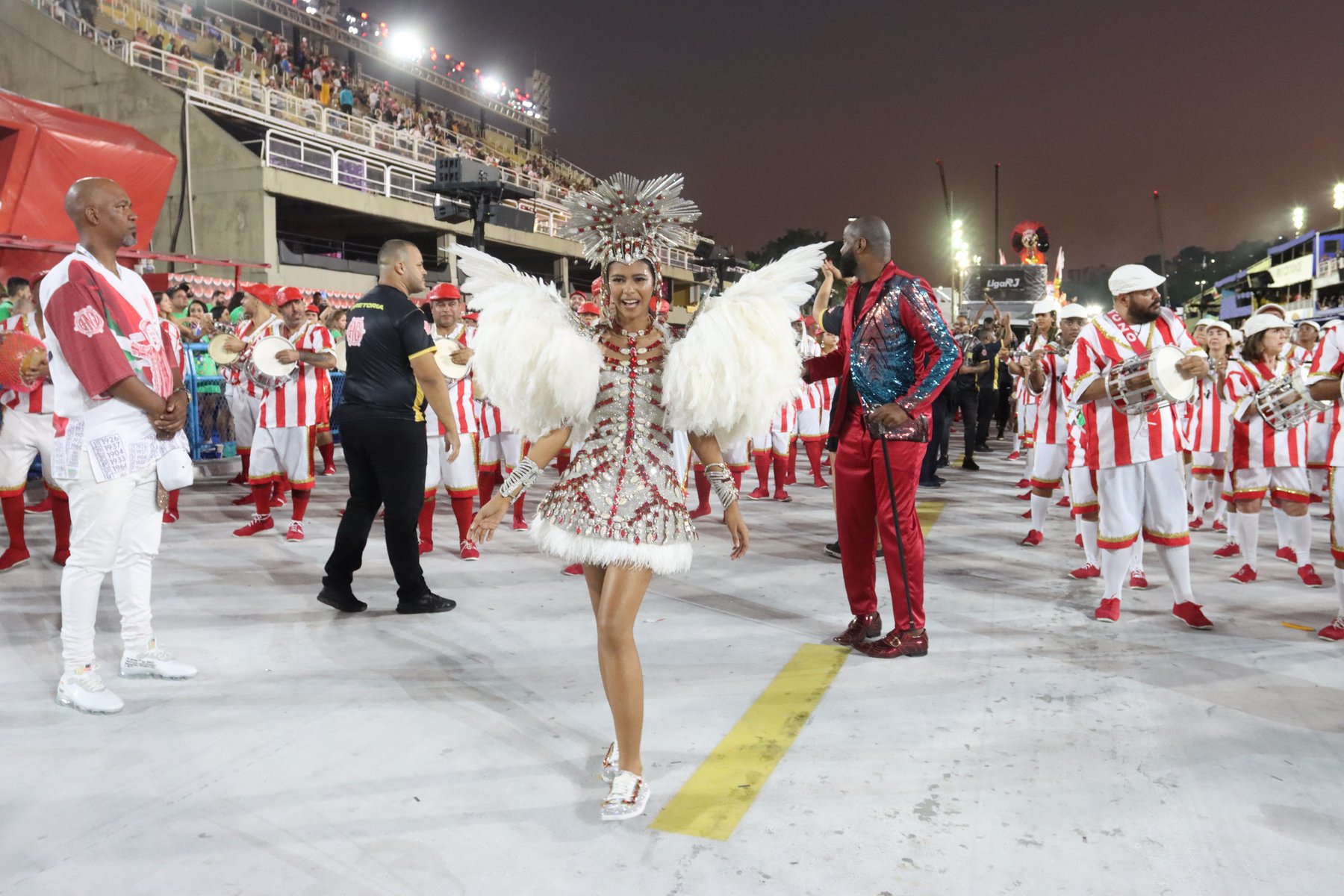 Wenny Isa, irmã de Lexa, no carnaval