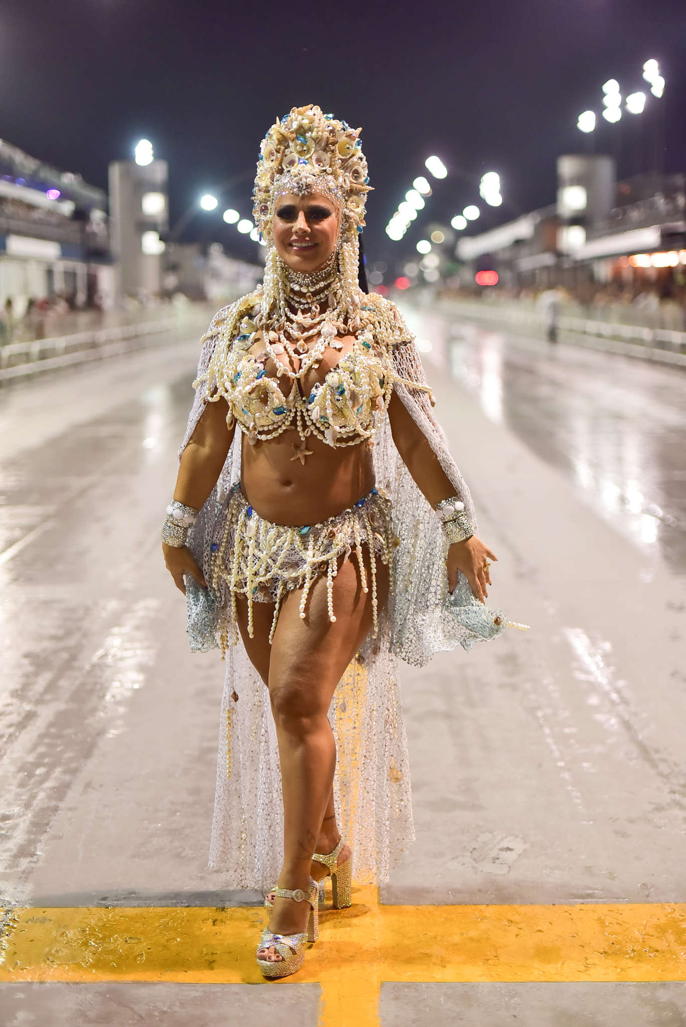 Viviane Araújo no Desfile das Campeãs em São Paulo 2