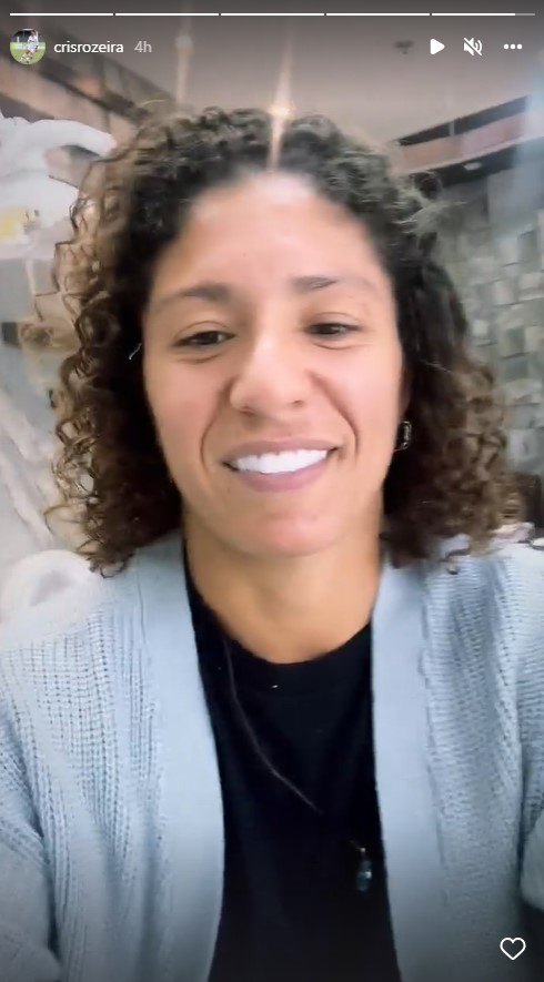 Cristiane Rozeira mostra novo sorriso