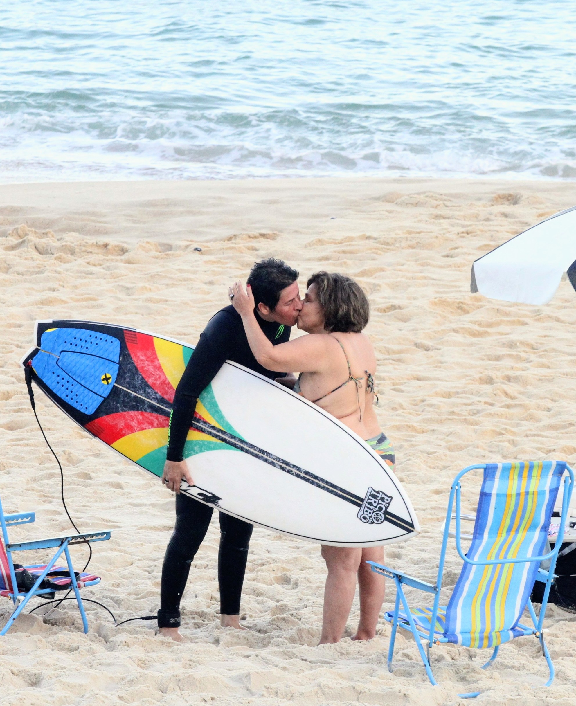 Claudia Rodrigues com Adriane Bonato na praia