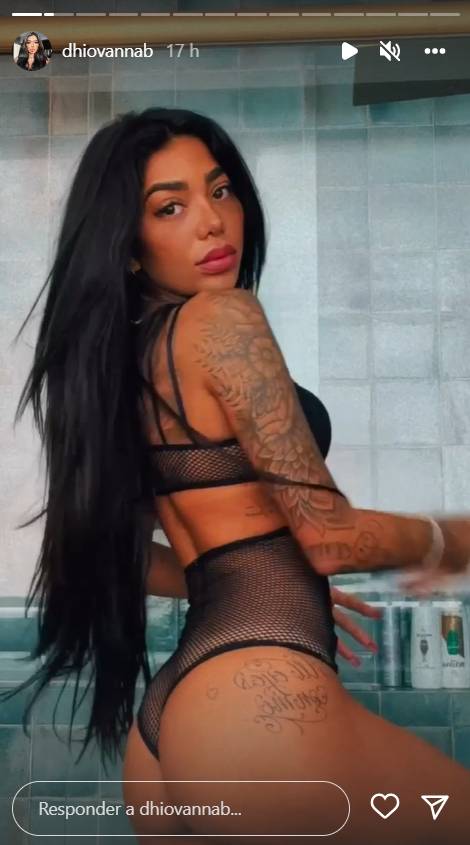 Irmã de Gabigol, Dhiovanna Barbosa deixa bumbum todo à mostra em body transparente