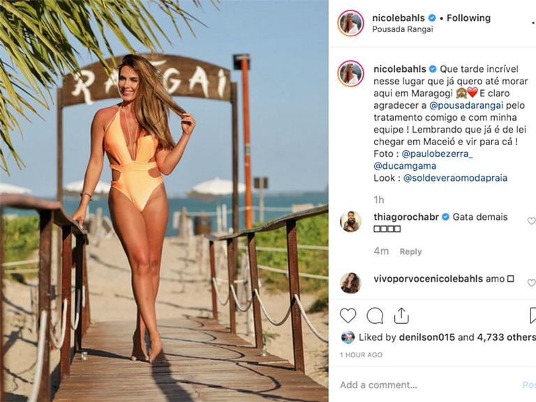 Nicole Bahls esbanja boa forma em fotos de maiô