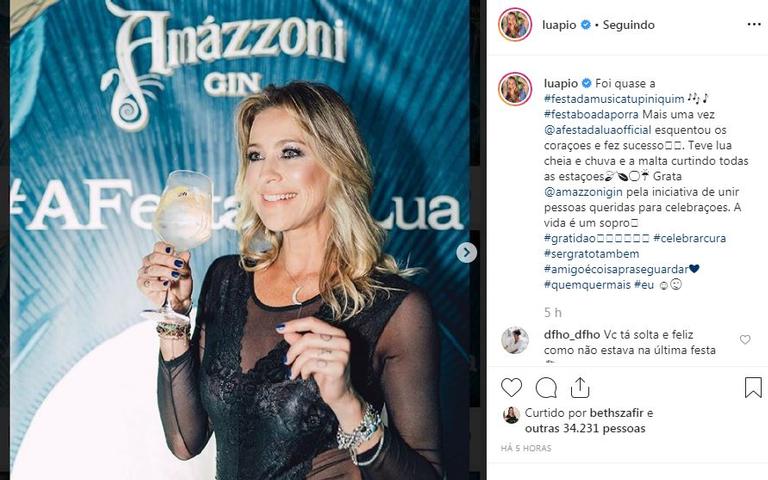 Luana Piovani arrasa em look transparente e chama a atenção 