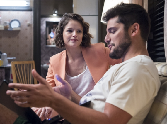 Josiane (Agatha Moreira) e William (Bruno Gissoni) em A Dona do Pedaço