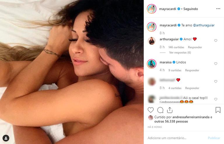 Mayra Cardi posa nua com Arthur Aguiar