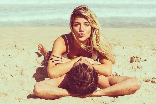 Bruno Gagliasso e Giovanna Ewbank na praia em clique raro