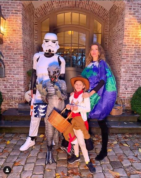 Gisele Bundchen e família no halloween