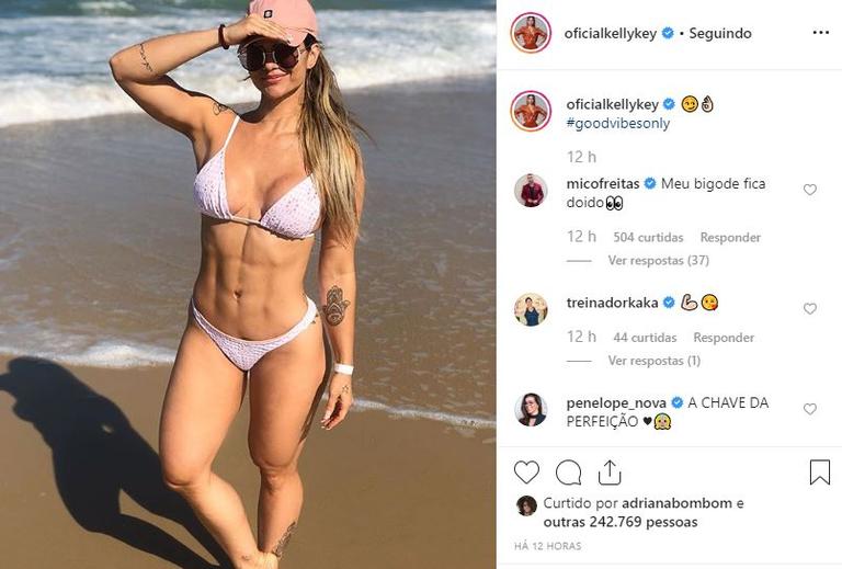 Kelly Key ostenta corpo musculoso em clique de biquíni e impressiona