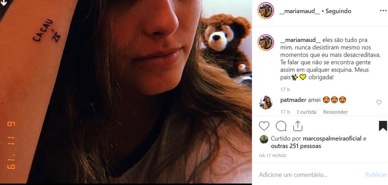 Filha de Claudia Abreu faz tatuagem com apelido da mãe e do pai