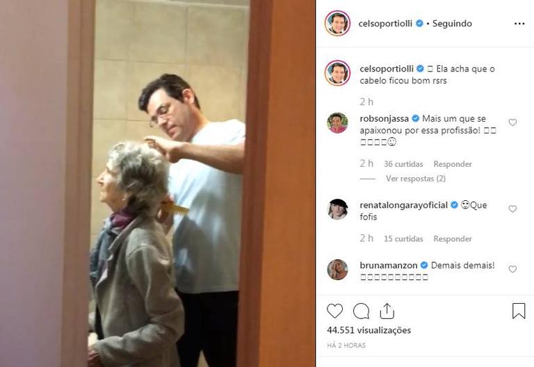 Celso Portiolli surge penteando os cabelos da mãe em momento lindo