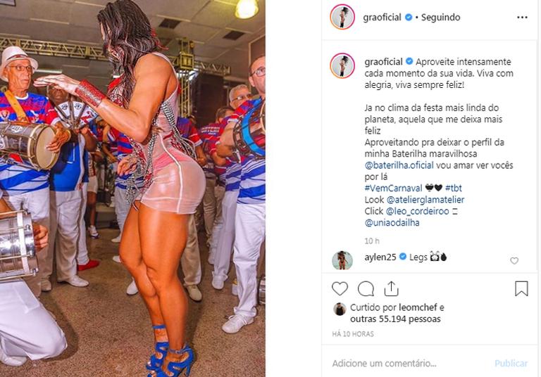 Musa exibiu um bumbum imenso ao posar de calcinha fio dental e vestido transparente