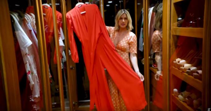 Giovanna Ewbank faz tour em seu closet