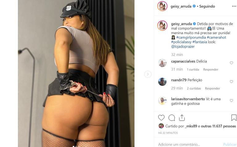 Geisy Arruda usa look sensual na web