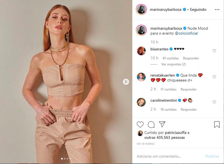 Marina Ruy Barbosa posa com look nude e mostra barriga definida