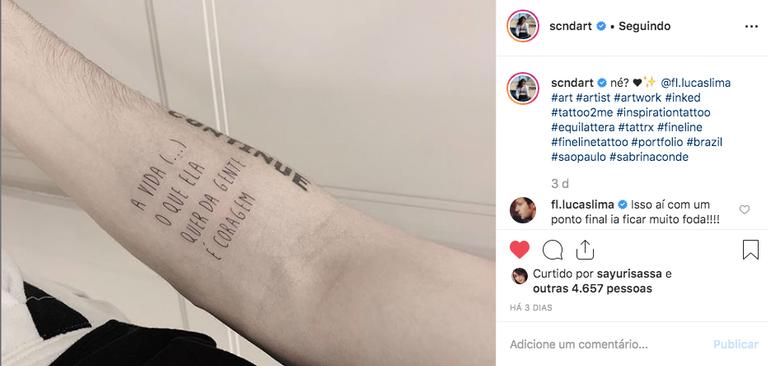 Sandy e a família fazem novas tatuagens