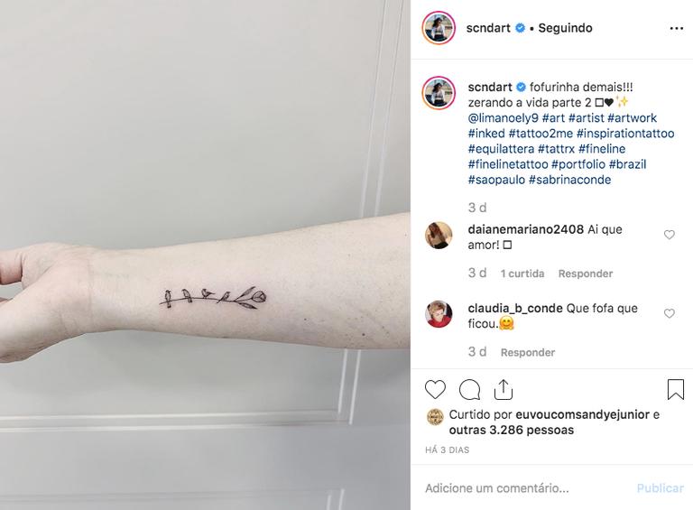 Sandy e a família fazem novas tatuagens