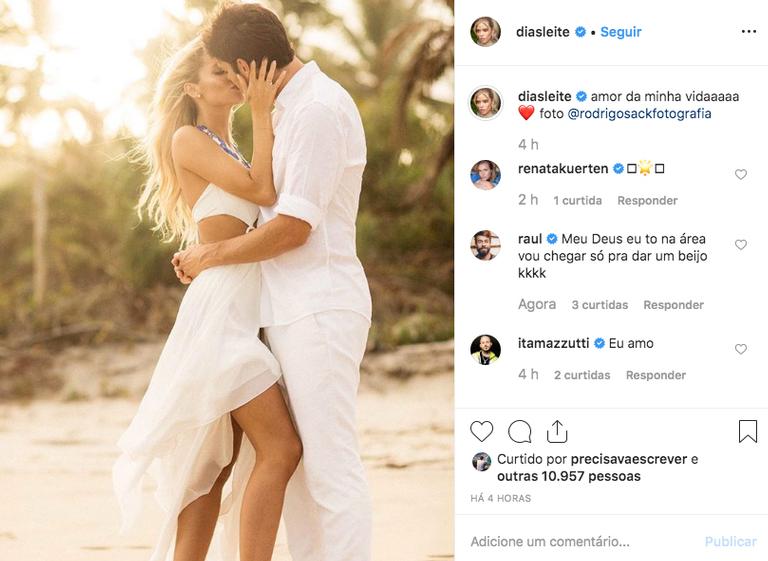 Kaká e a noiva, Carol Dias, fazem ensaio pré-casamento na praia