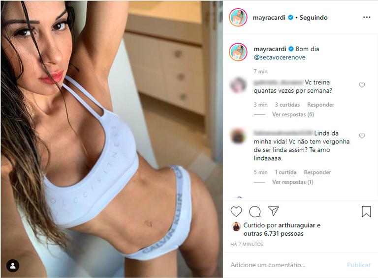 Mayra Cardi posa só de sutiã e calcinha