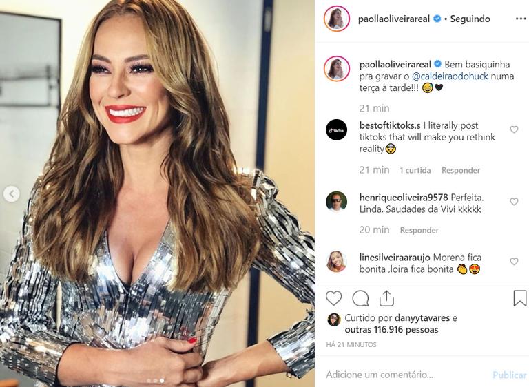 Paolla Oliveira ostenta pernas perfeitas com vestido curtinho