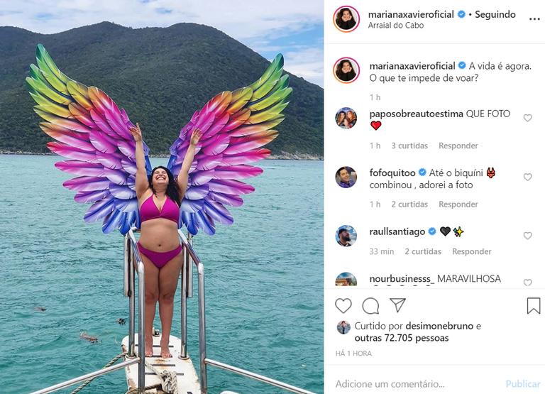 Mariana Xavier surge de biquíni em dia no mar e arranca suspiros