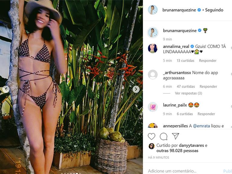 Bruna Marquezine ostenta beleza com biquíni micro e ousado