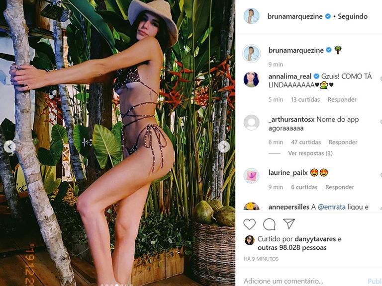 Bruna Marquezine ostenta beleza com biquíni micro e ousado