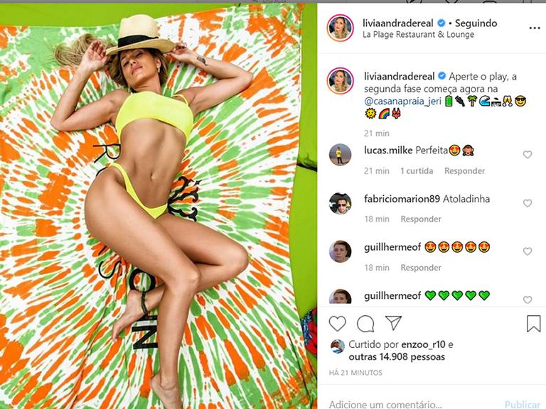 Lívia Andrade sensualiza e barriga chapada rouba a cena