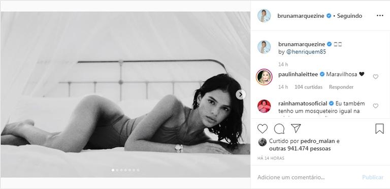 Bruna Marquezine mostra corpão de maiô