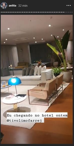 Anitta mostra quarto de hotel luxuoso