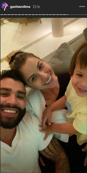 Gusttavo Lima, Andressa Suita e o filho no jatinho