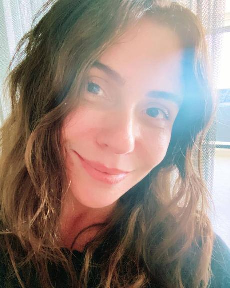 Giovanna Antonelli surge sem make em clique e fãs elogiam a beleza natural da atriz