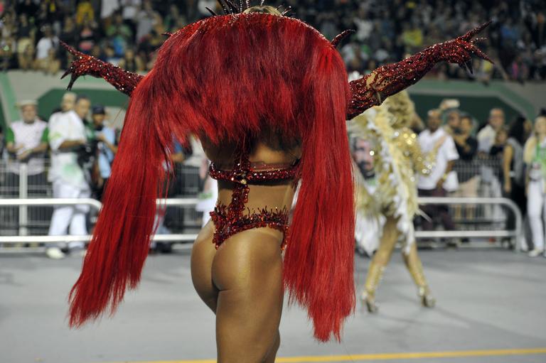 Viviane Araújo no desfile da Mancha Verde