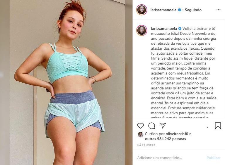 Larissa Manoela mostra shape nas redes e celebra retorno à rotina fitness