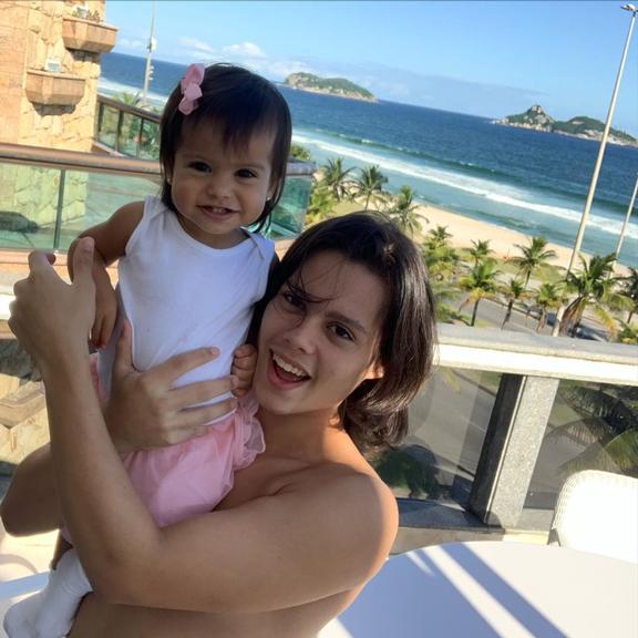 Mayra Cardi encanta fãs com registro dos filhos, Lucas e Sophia